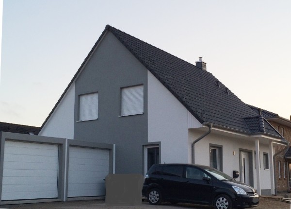 EFH mit Doppelfertiggarage 