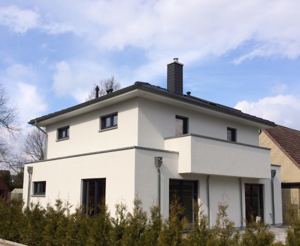 Stadtvilla - eingeschossig - mit Balkon